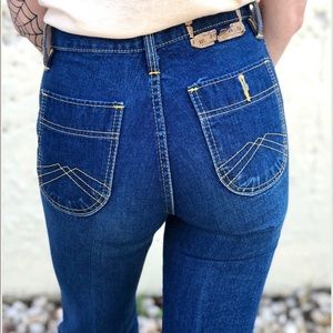 ☮︎ 70s High-Waisted Jeans ☮︎